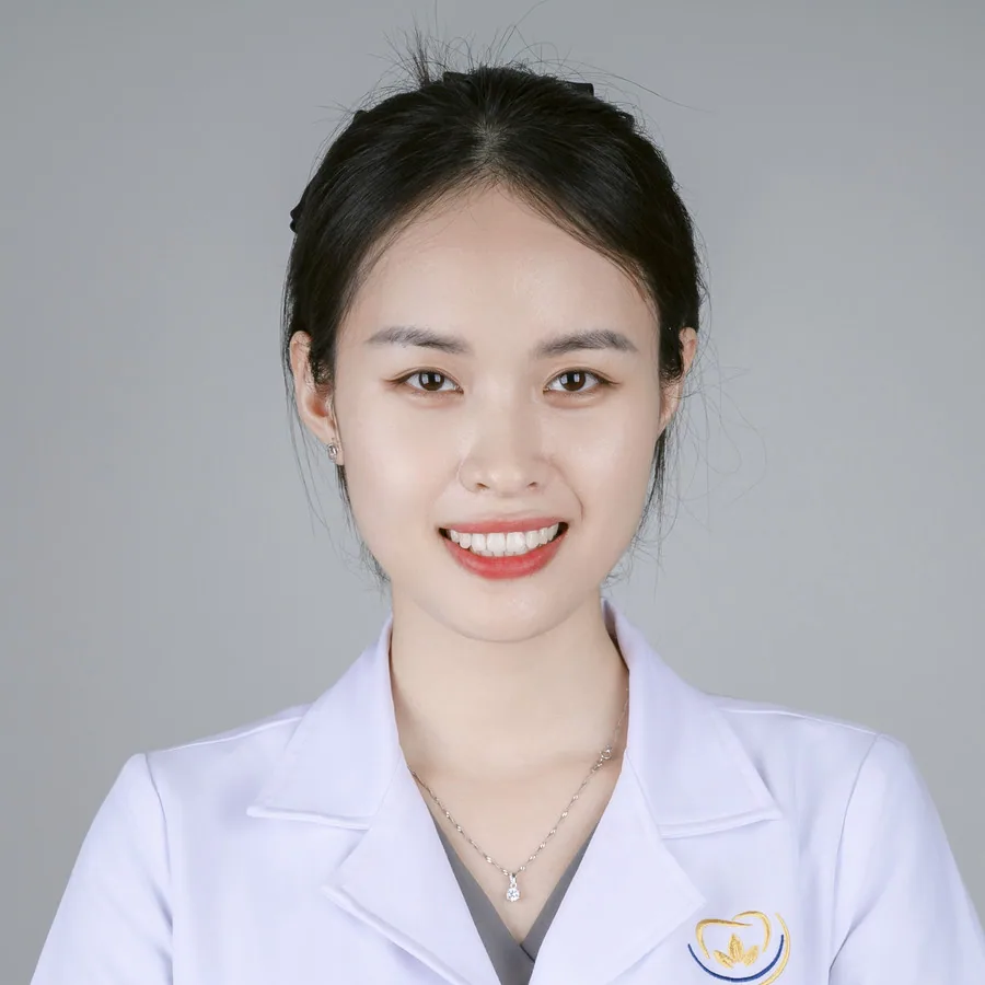 Bác sĩ Nguyễn Thị Phương Uyên, bác sĩ chỉnh nha tại Nha khoa Bác sĩ Trung Long Biên, Long Biên, Hà Nội