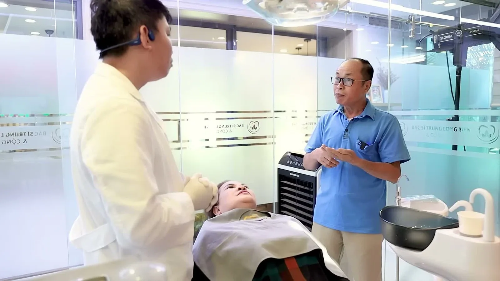 Câu chuyện khách hàng: gần 100km và nỗi lo của người chồng về hàm răng của vợ