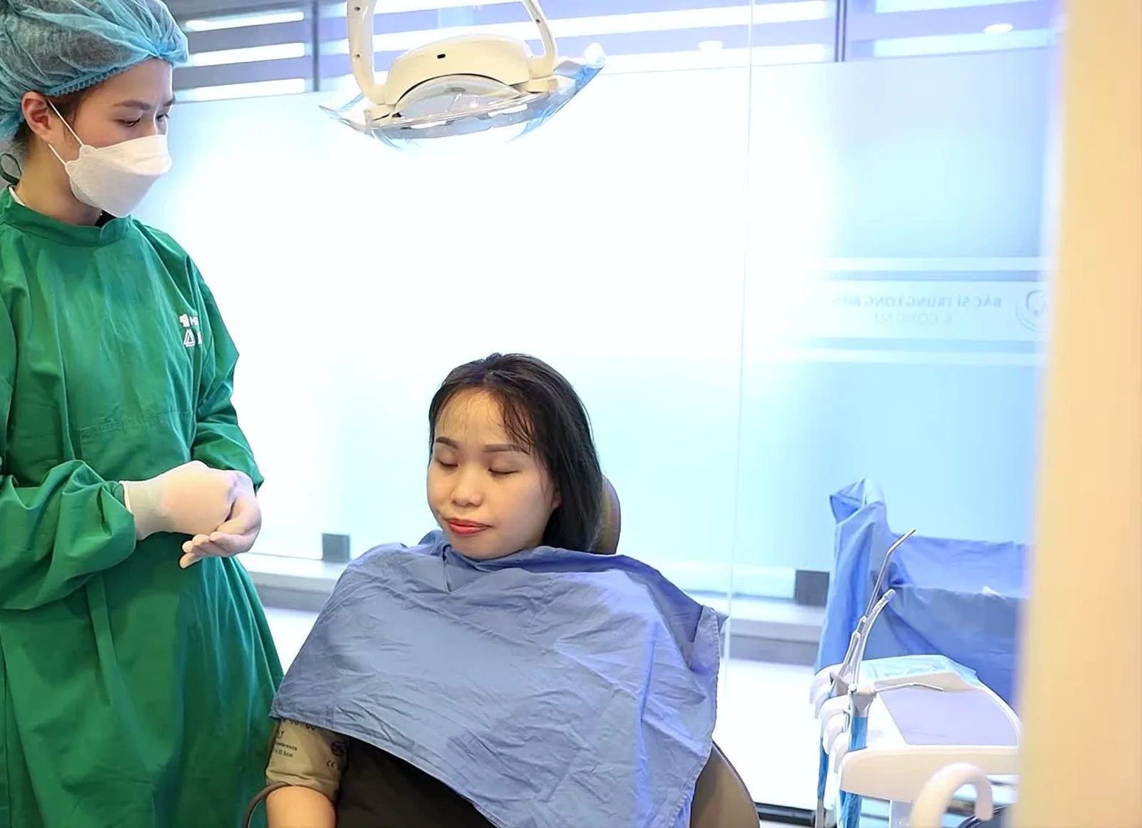Nhổ 2 răng khôn cùng lúc trước khi niềng | BS Trung
