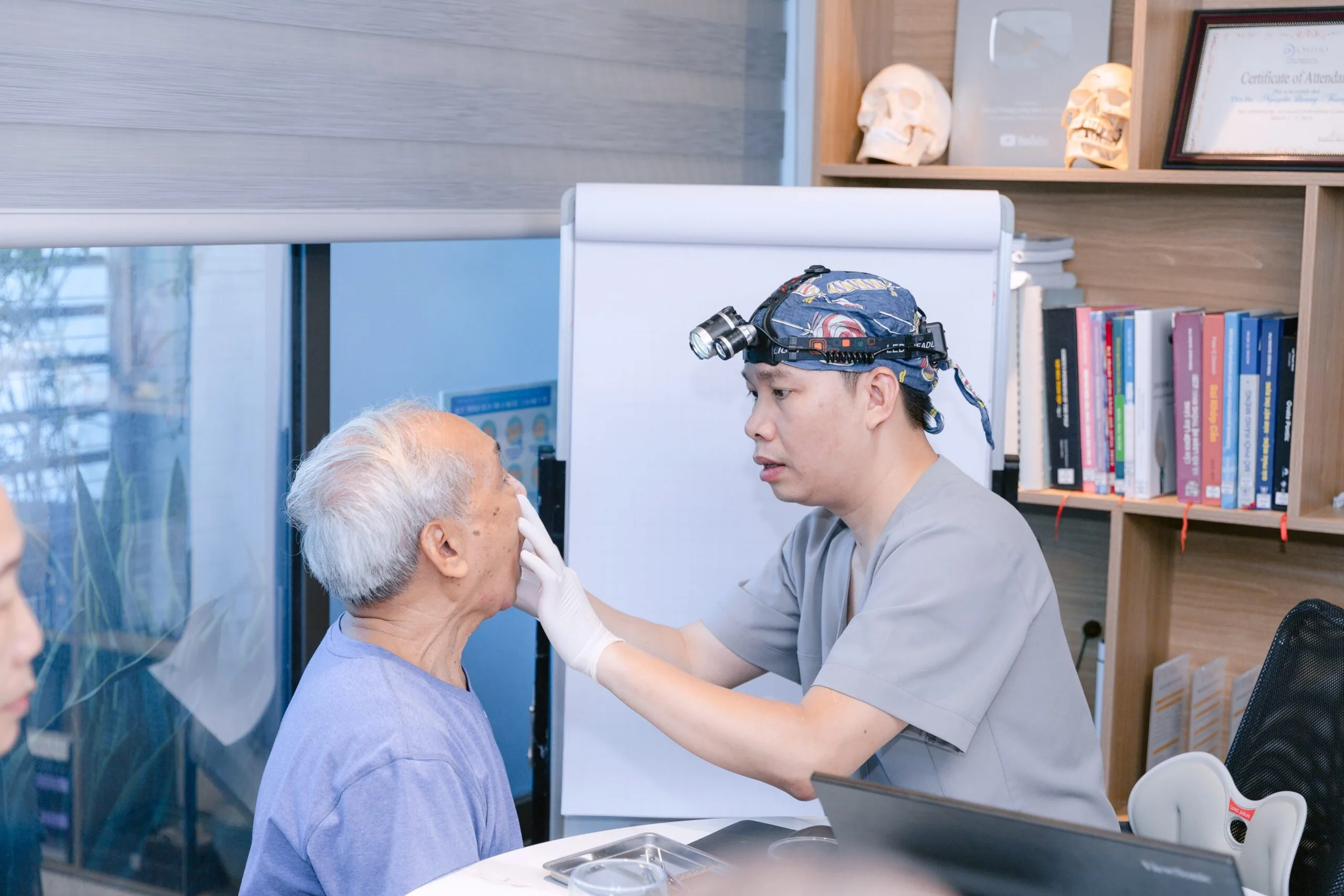 Làm hàm tháo lắp mất bao lâu, phải đến khám mấy lần?